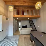 Апартаменты Near Family - Free Parking