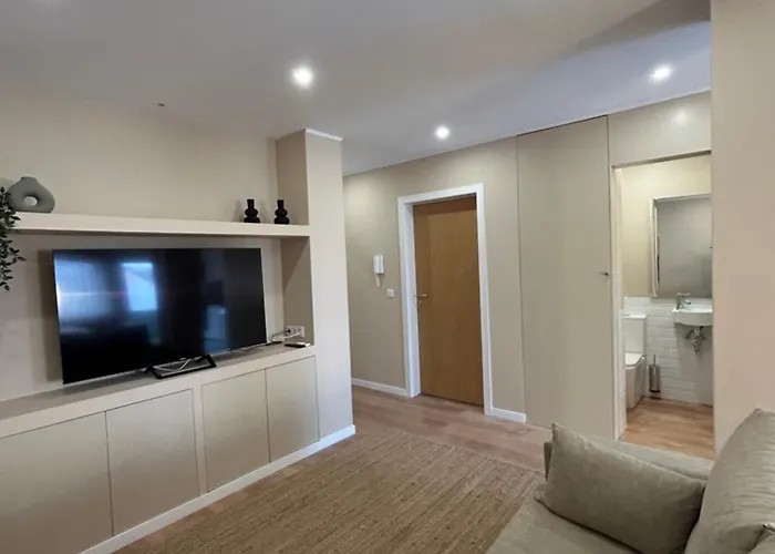 Near Family - Free Parking Apartmán