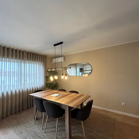 Near Family - Free Parking Daire *