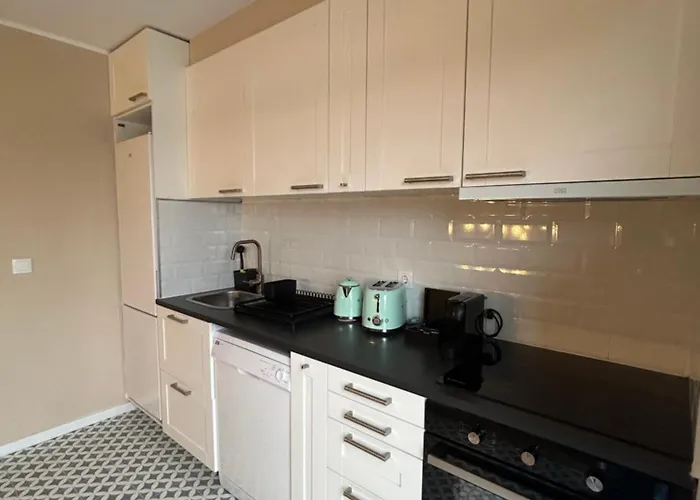 Near Family - Free Parking Appartement