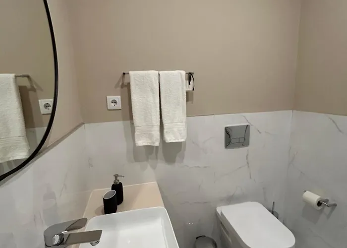 Near Family - Free Parking Daire