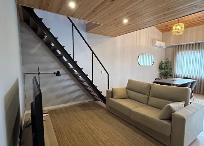 Near Family - Free Parking Apartment