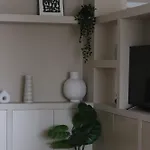 דירה Near Family - Free Parking פורטו